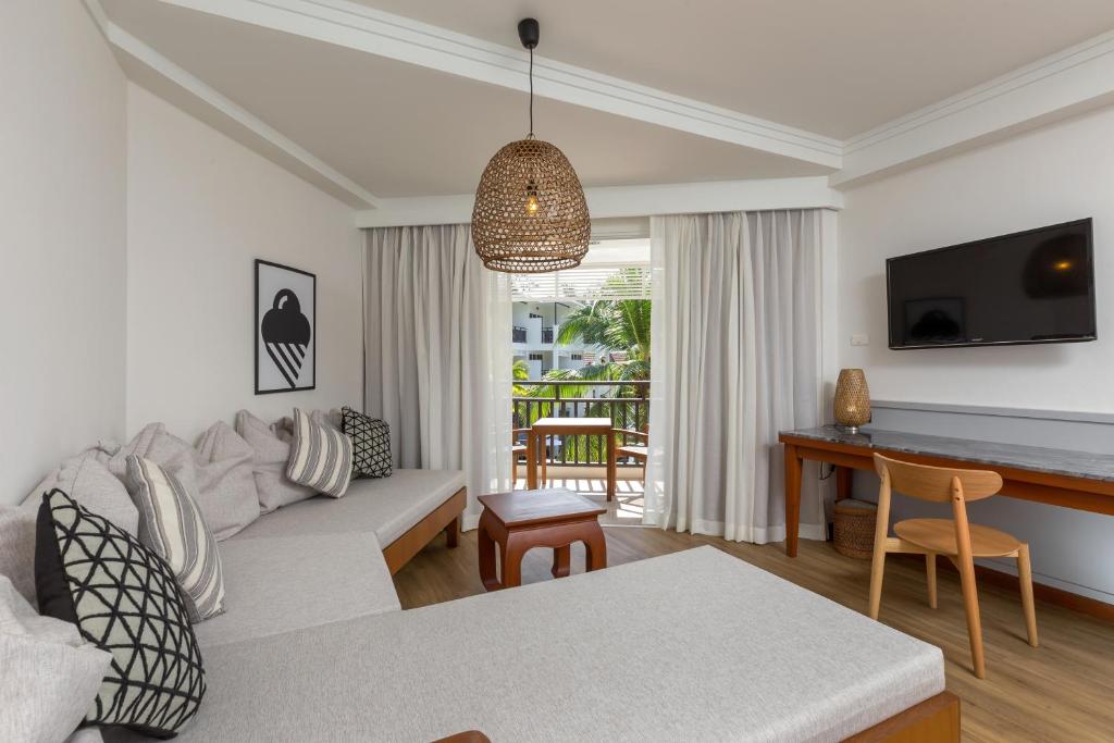 10 Nights in Thailand's Triple Center Holiday deal with Breakfast Basis, Starting From £1,399 pp