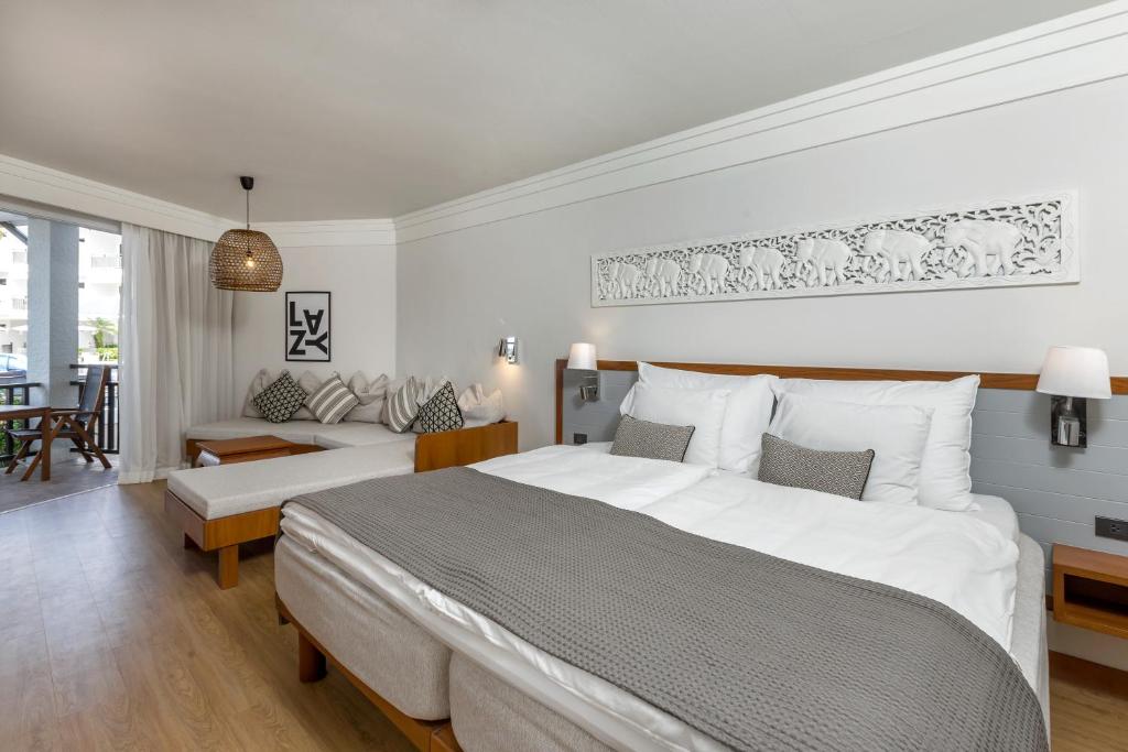 10 Nights in Thailand's Triple Center Holiday deal with Breakfast Basis, Starting From £1,399 pp