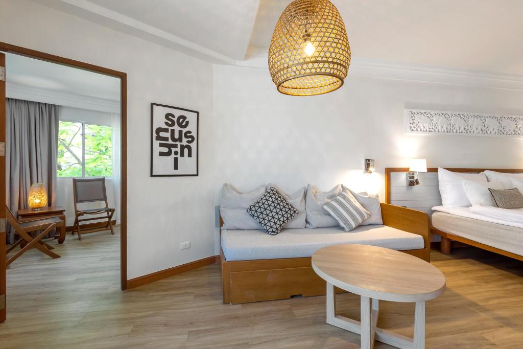 10 Nights in Thailand's Triple Center Holiday deal with Breakfast Basis, Starting From £1,399 pp