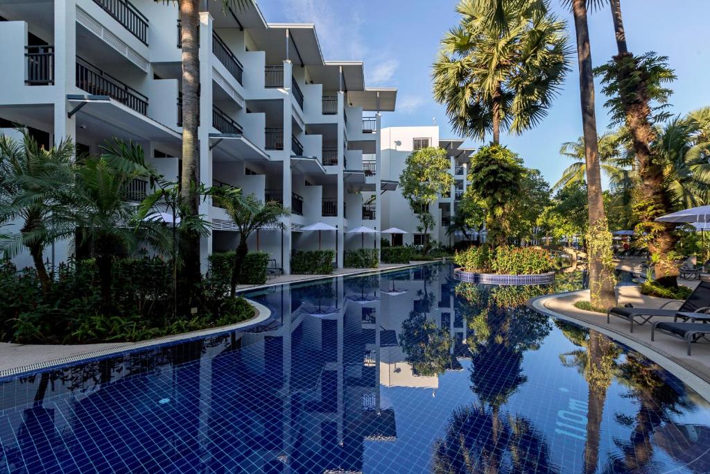 10 Nights in Thailand's Triple Center Holiday deal with Breakfast Basis, Starting From £1,399 pp