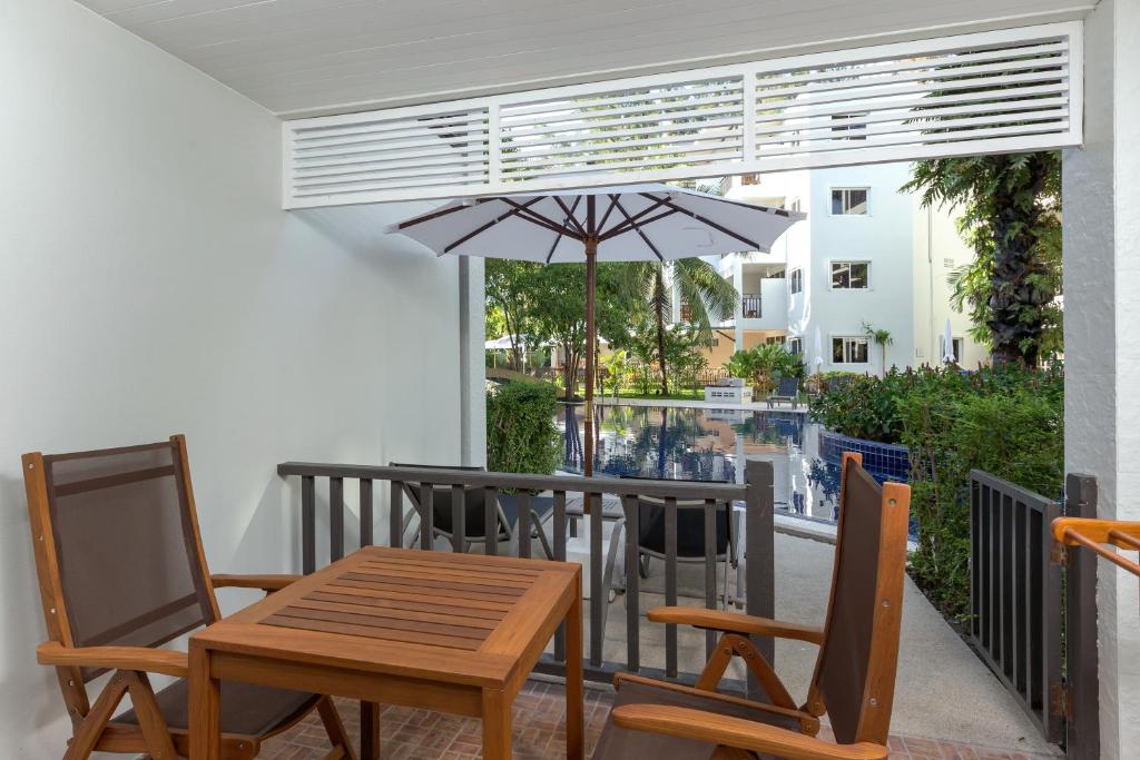 10 Nights in Thailand's Triple Center Holiday deal with Breakfast Basis, Starting From £1,399 pp