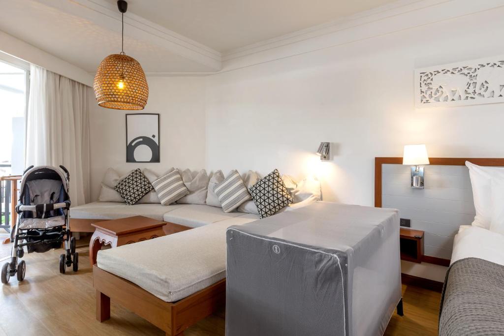 10 Nights in Thailand's Triple Center Holiday deal with Breakfast Basis, Starting From £1,399 pp