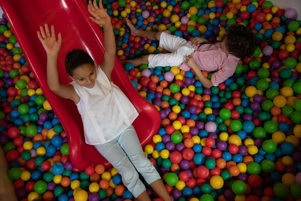 03 Nights Holiday Deal for Jumeirah Zabeel Saray with Superior Family Room, Starting from £ 2,299 Per Family