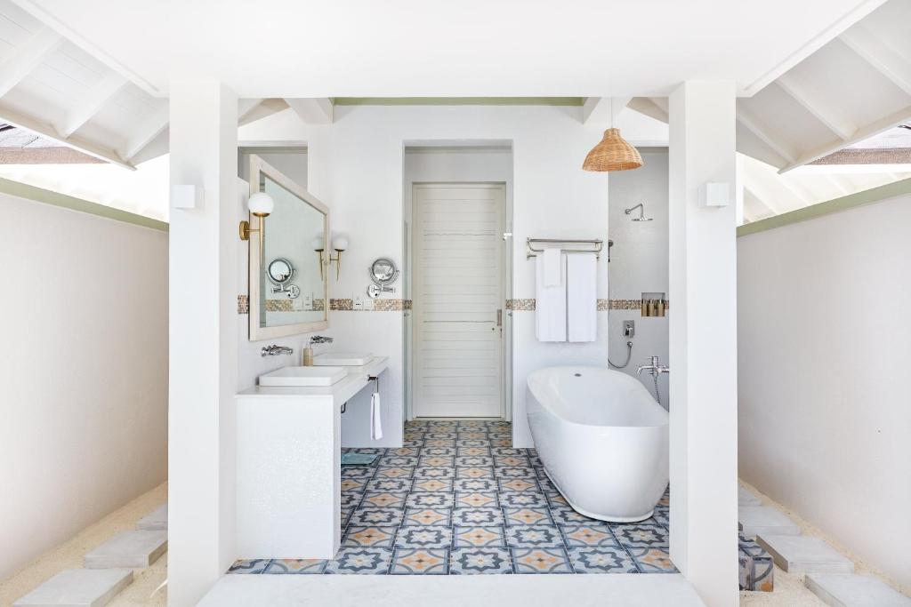 07 Nights Sun Siyam Olhuveli Maldives 2026 Escape – All Meals, All Magic – Only £1499pp!