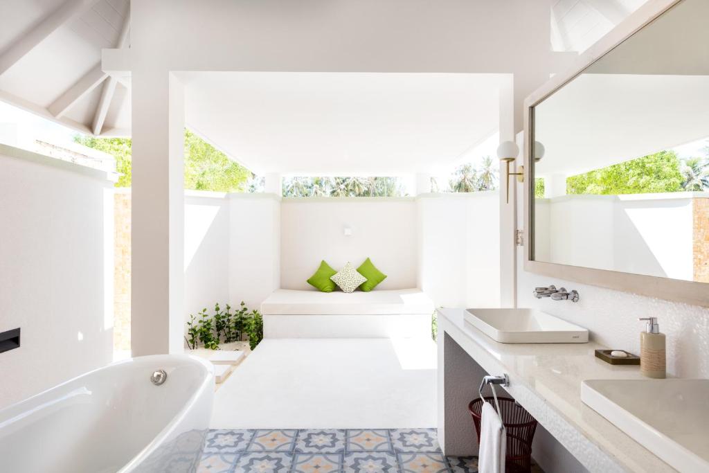 07 Nights Sun Siyam Olhuveli Maldives 2026 Escape – All Meals, All Magic – Only £1499pp!