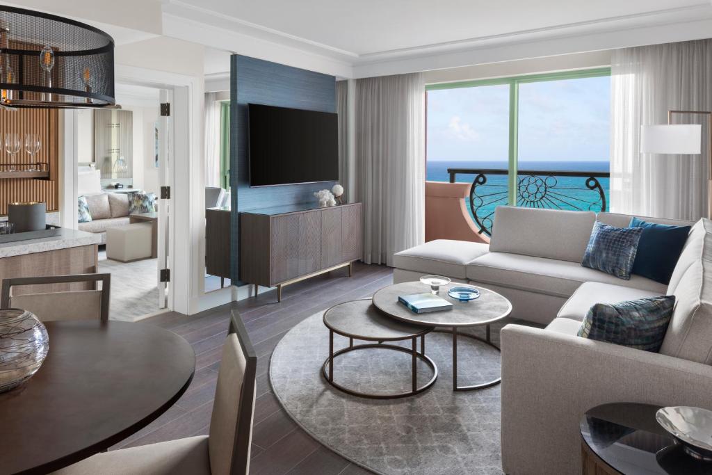 10 nights Holiday Deal in Orlando & Nassau Bahamas on Room Only Basis, Starting from £ 4699 Per Family