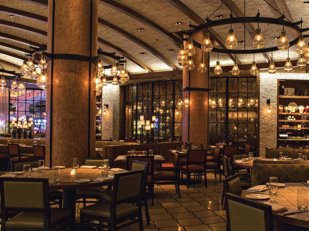 10 nights Holiday Deal in Orlando & Nassau Bahamas on Room Only Basis, Starting from £ 4699 Per Family