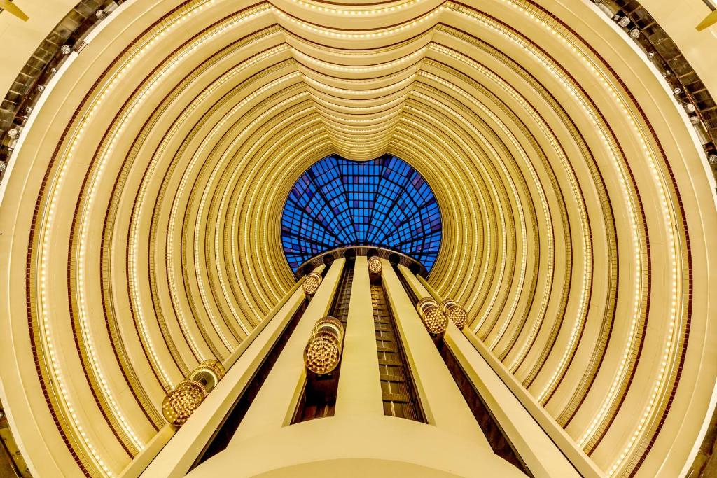 10 Nights Holiday Deal for Adaaran Club Rannalhi & Holiday Inn Singapore Atrium with Classic Ocean View Room, Starting from £ 2,099 PP