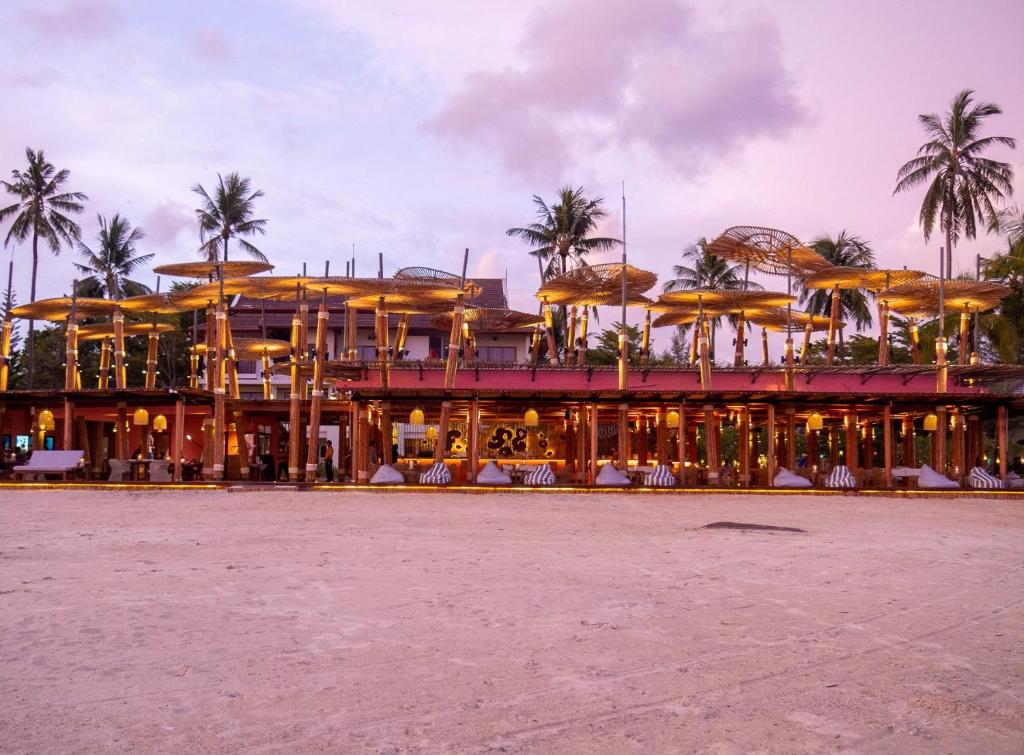 10 Nights in Thailand's Triple Center Holiday deal with Breakfast Basis, Starting From £1,399 pp