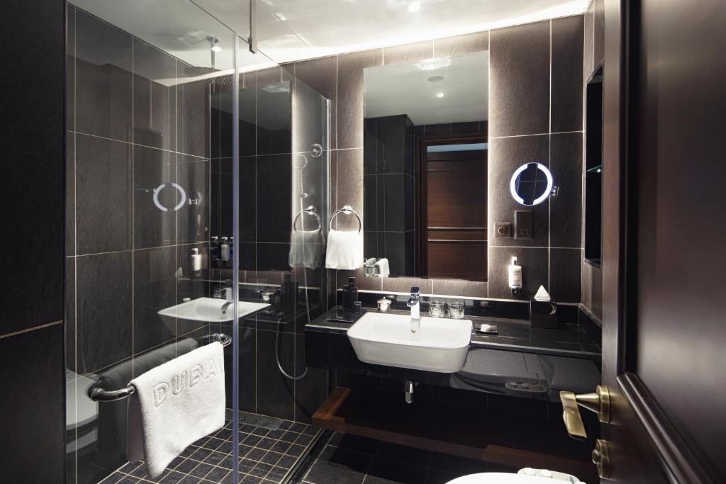 03 Nights Holiday Deal for ANANTARA THE PALM DUBAI RESORT With DELUXE LAGOON VIEW & Half Board starting from £ 2299 Per Family