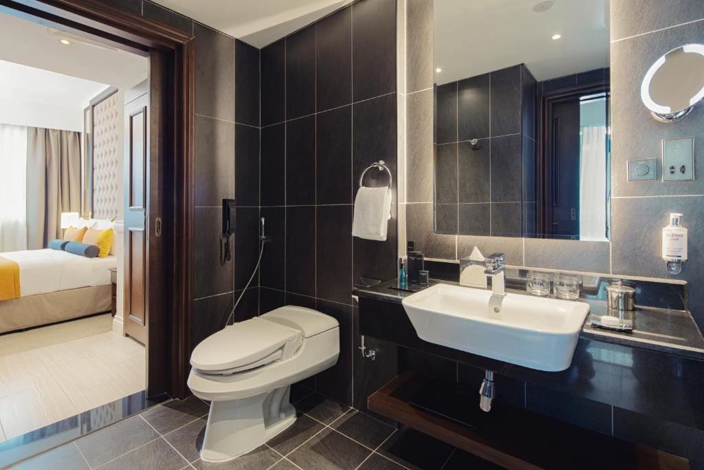 03 Nights Holiday Deal for ANANTARA THE PALM DUBAI RESORT With DELUXE LAGOON VIEW & Half Board starting from £ 2299 Per Family