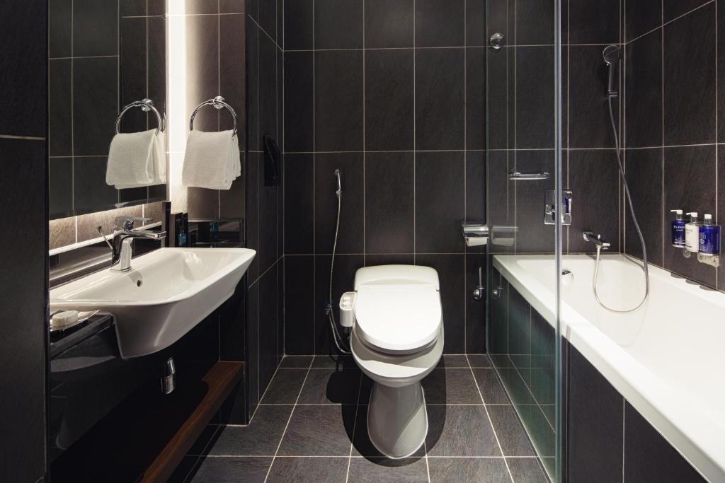 03 Nights Holiday Deal for ANANTARA THE PALM DUBAI RESORT With DELUXE LAGOON VIEW & Half Board starting from £ 2299 Per Family