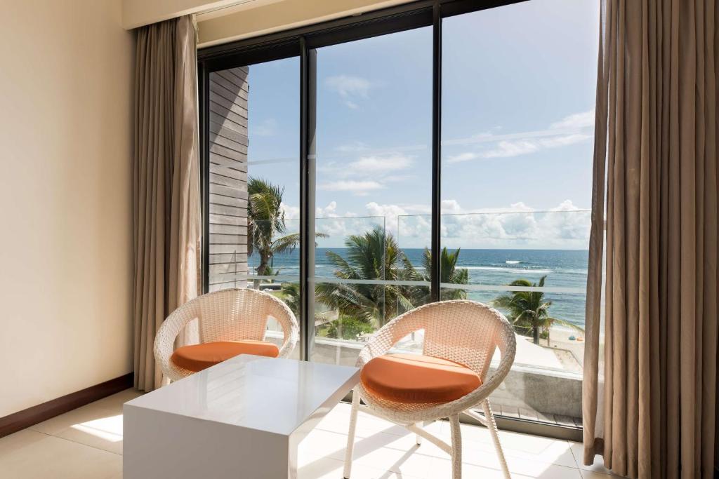 10 Nights Holiday Deal for Radisson Blu Poste Lafayette Resort & Spa with Superior Ocean Room, Starting from £ 1,949 PP