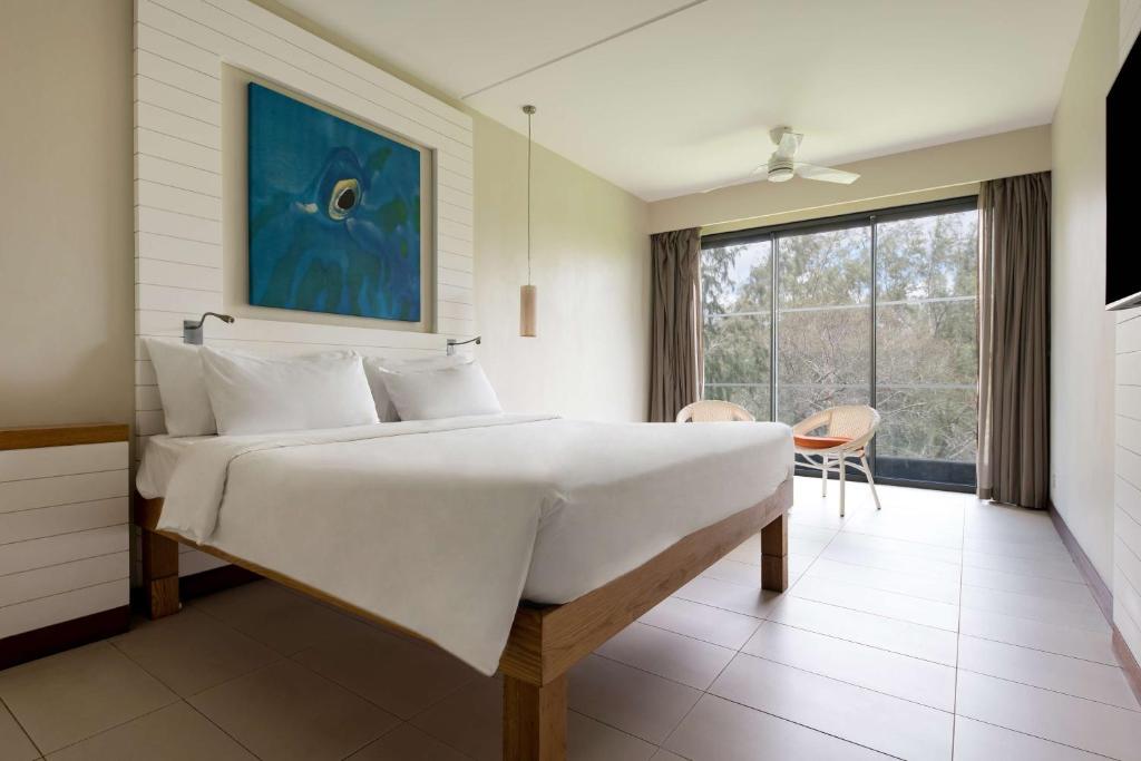 10 Nights Holiday Deal for Radisson Blu Poste Lafayette Resort & Spa with Superior Ocean Room, Starting from £ 1,949 PP