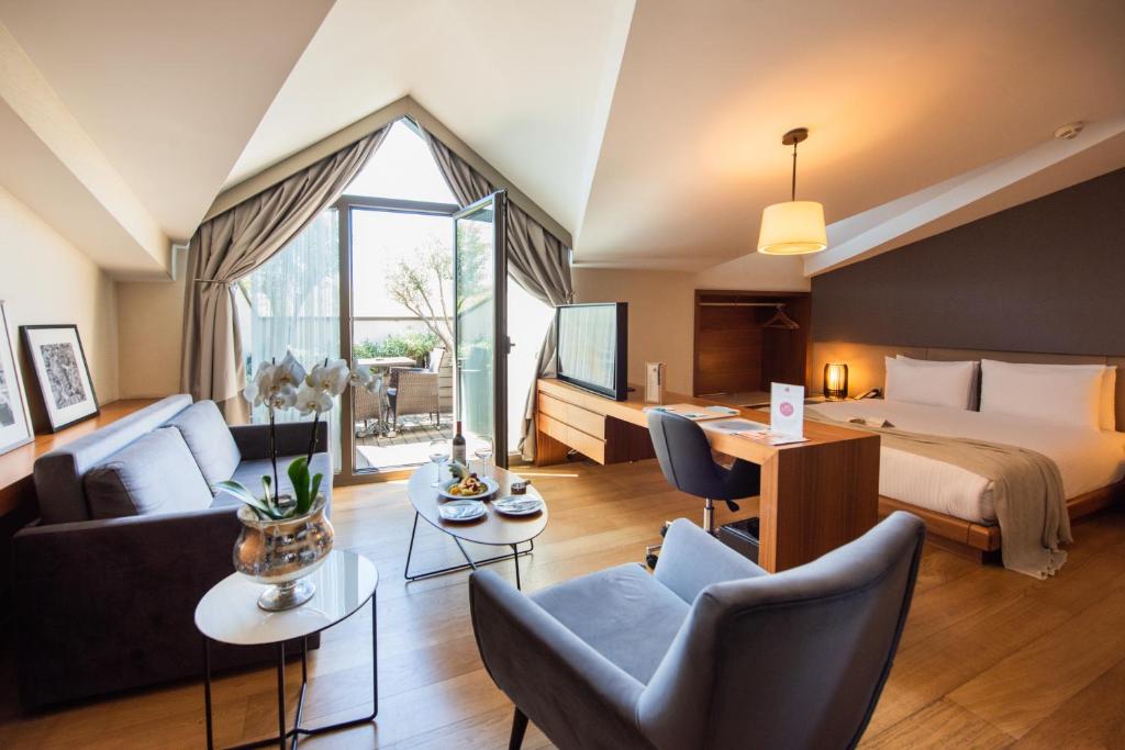 07 Nights Holiday Deal for Dosso Dossi Hotels & Spa Downtown with Standard Room, Starting from £ 299 PP