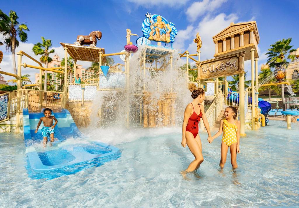 10 nights Holiday Deal in Orlando & Nassau Bahamas on Room Only Basis, Starting from £ 4699 Per Family