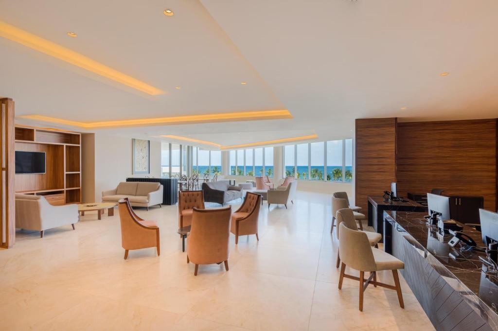 10 Nights Holiday Deal for ARIA RESORT & CASINO & Royalton Splash Riviera Cancun with All Inclusive, Starting from £ 1,999 PP