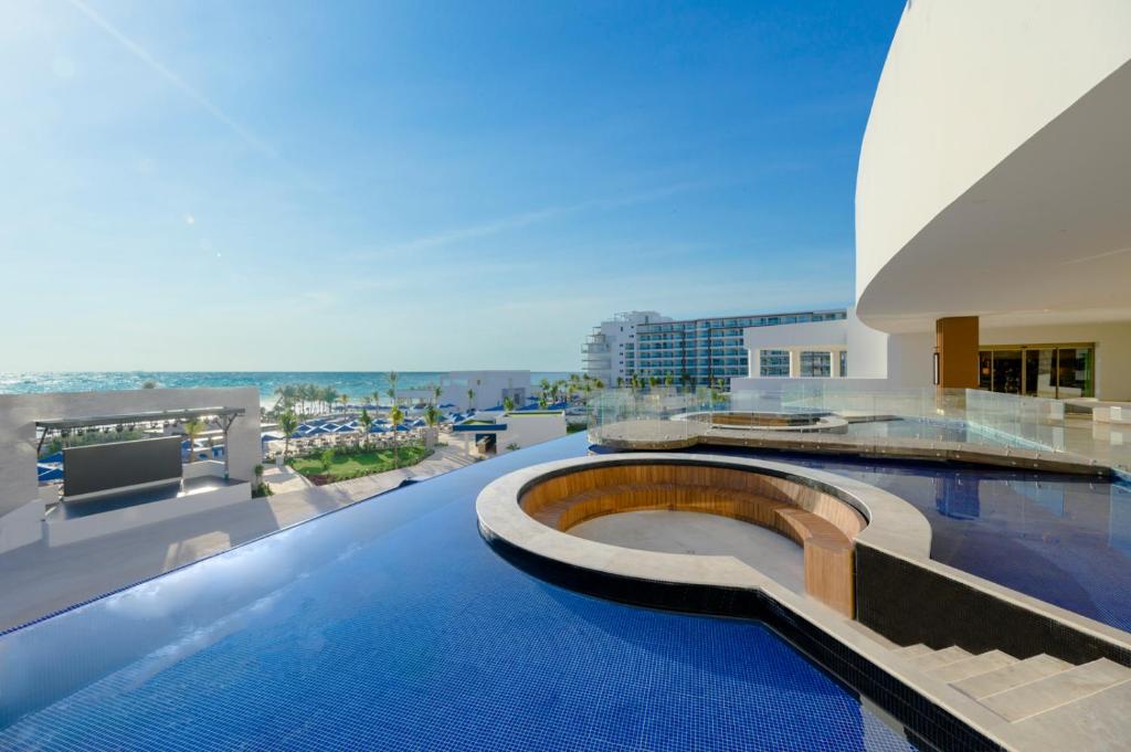 10 Nights Holiday Deal for ARIA RESORT & CASINO & Royalton Splash Riviera Cancun with All Inclusive, Starting from £ 1,999 PP