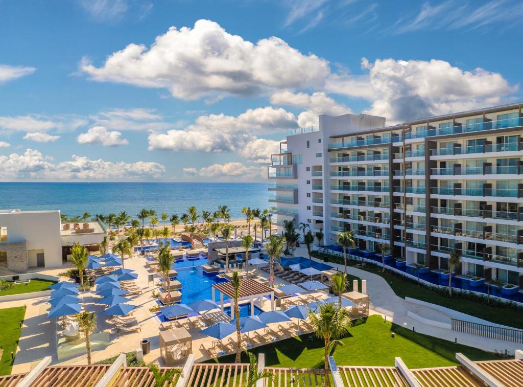 10 Nights Holiday Deal for ARIA RESORT & CASINO & Royalton Splash Riviera Cancun with All Inclusive, Starting from £ 1,999 PP