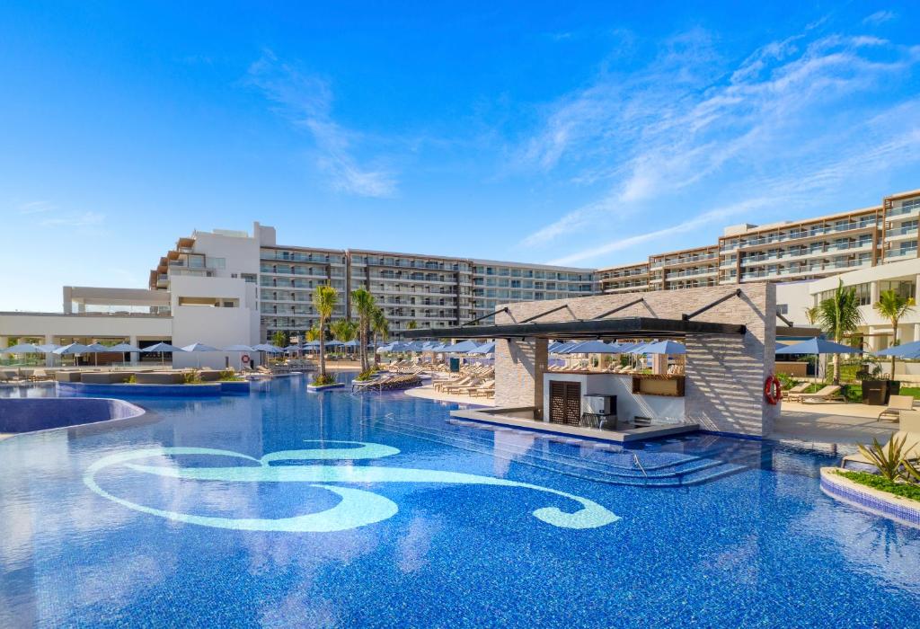 10 Nights Holiday Deal for ARIA RESORT & CASINO & Royalton Splash Riviera Cancun with All Inclusive, Starting from £ 1,999 PP
