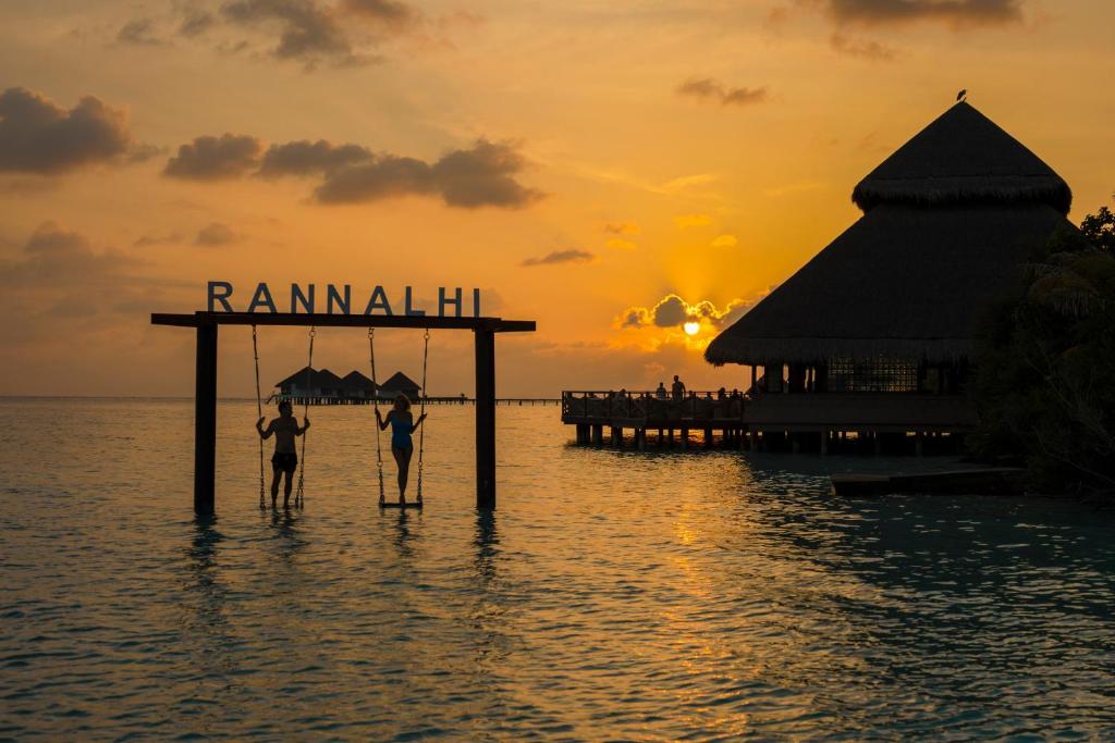10 Nights Holiday Deal for Adaaran Club Rannalhi & Holiday Inn Singapore Atrium with Classic Ocean View Room, Starting from £ 2,099 PP