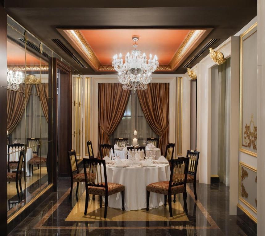 03 Nights Holiday Deal for Jumeirah Zabeel Saray with Superior Family Room, Starting from £ 2,299 Per Family