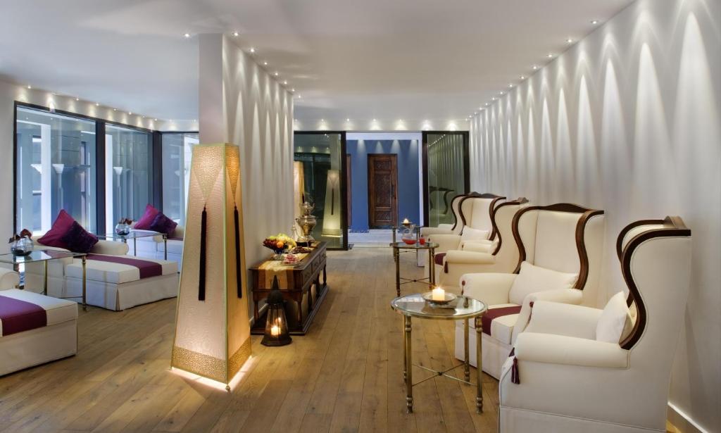 03 Nights Holiday Deal for Jumeirah Zabeel Saray with Superior Family Room, Starting from £ 2,299 Per Family