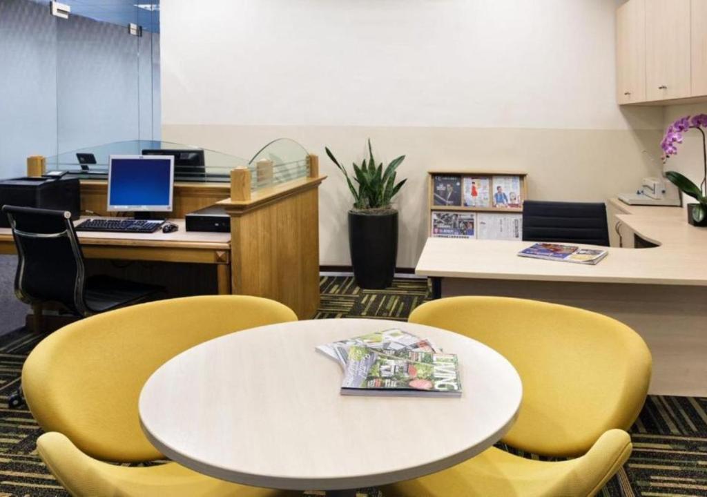 10 Nights Holiday Deal for Adaaran Club Rannalhi & Holiday Inn Singapore Atrium with Classic Ocean View Room, Starting from £ 2,099 PP