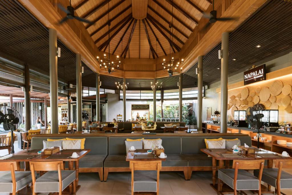 10 Nights in Thailand's Triple Center Holiday deal with Breakfast Basis, Starting From £1,399 pp