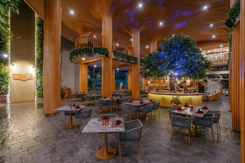 14 Nights Holiday Deal for Emerald Beach Resort Phuket with Deluxe Pool View Room, Starting from £ 1,099 PP 