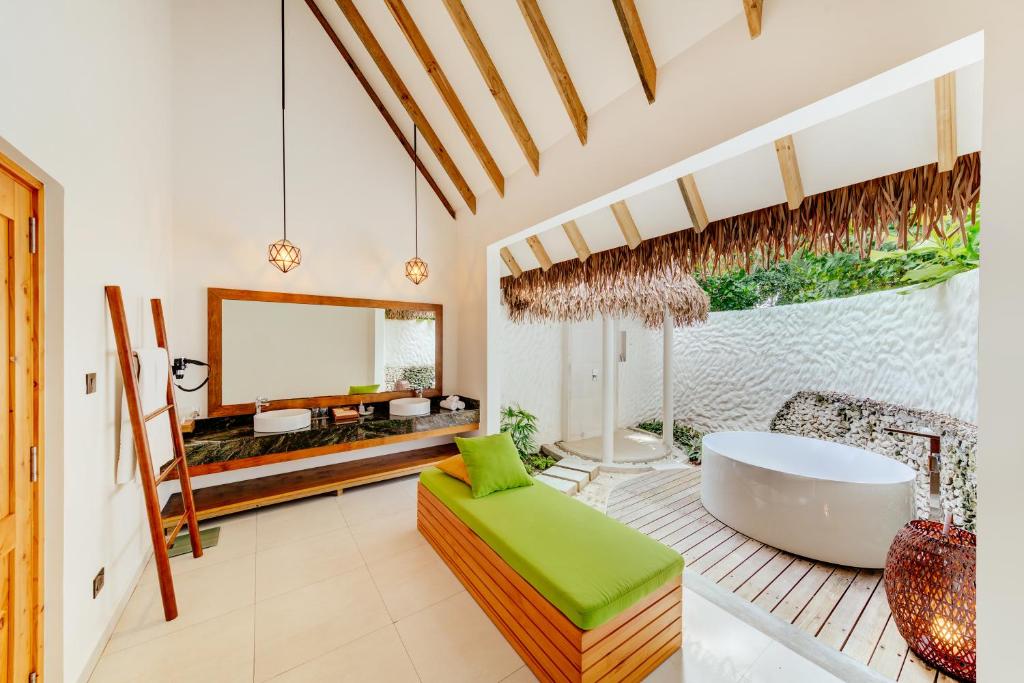 Get Dubai + Maldives Luxury Dream Deal from £2,199pp