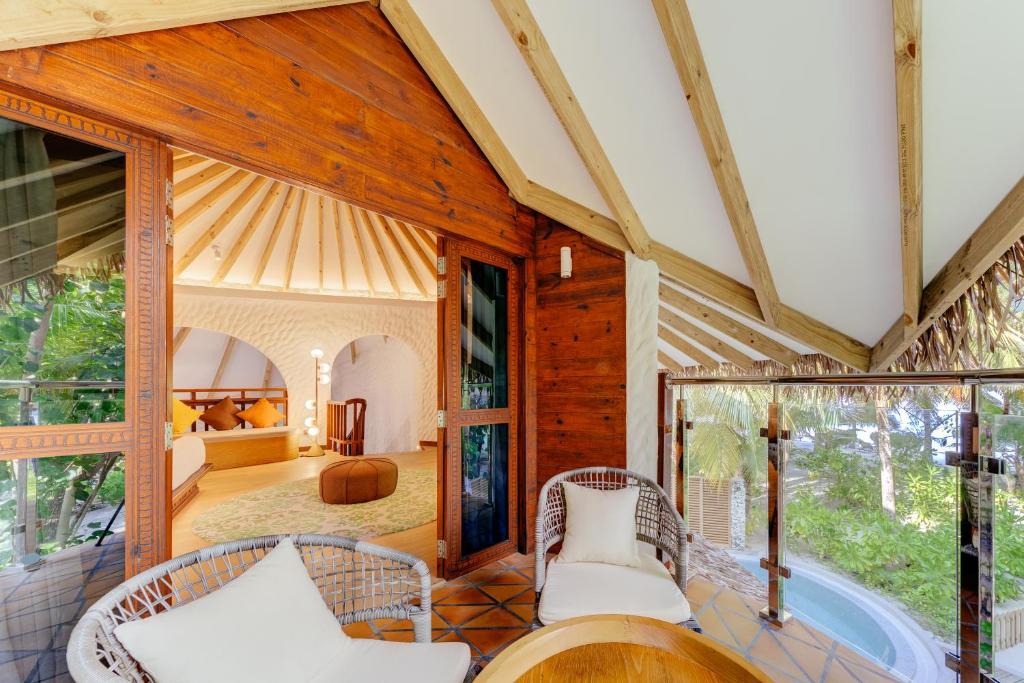 Get Dubai + Maldives Luxury Dream Deal from £2,199pp