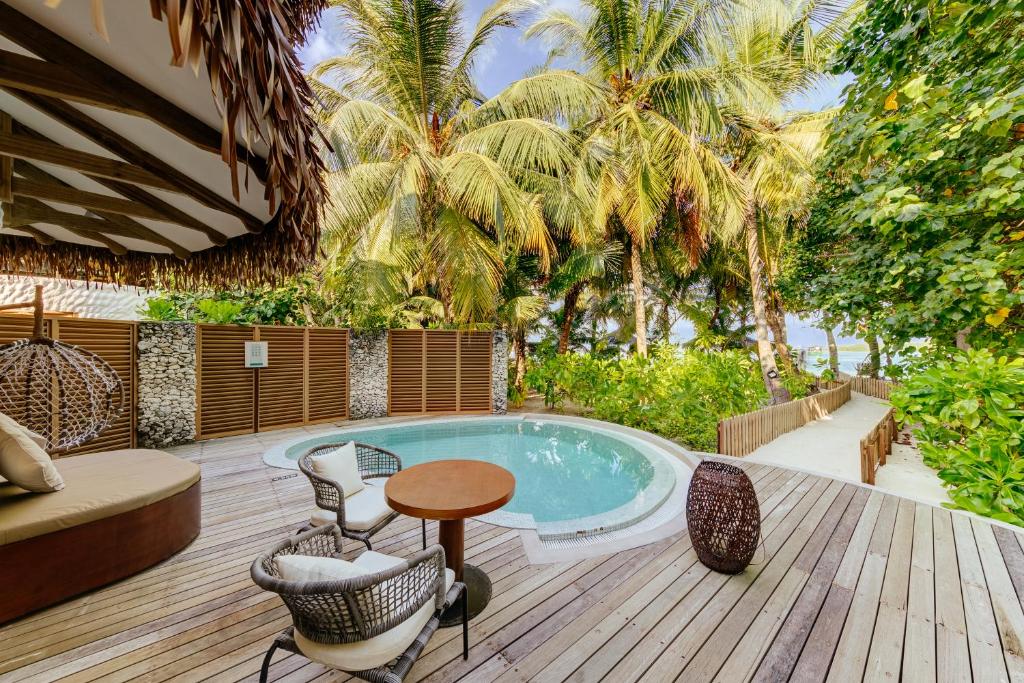 Get Dubai + Maldives Luxury Dream Deal from £2,199pp