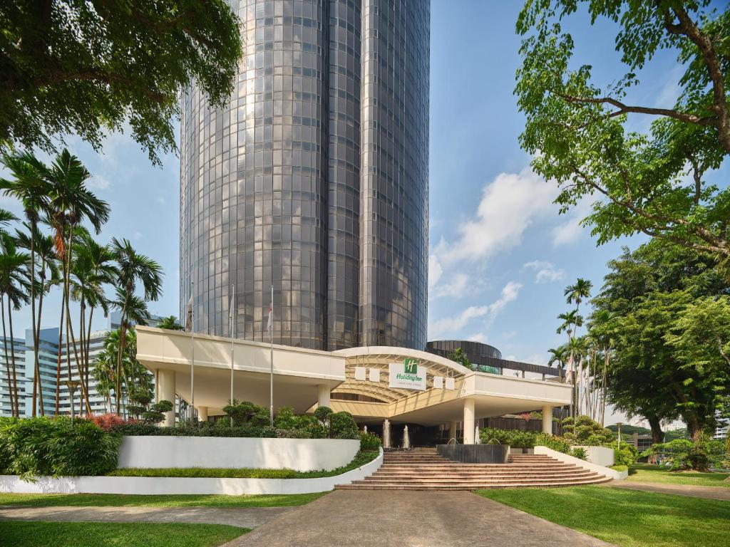 10 Nights Holiday Deal for Adaaran Club Rannalhi & Holiday Inn Singapore Atrium with Classic Ocean View Room, Starting from £ 2,099 PP