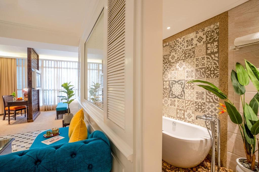 16-Night Vietnam & Thailand Luxury Multi-Centre from £1,599pp