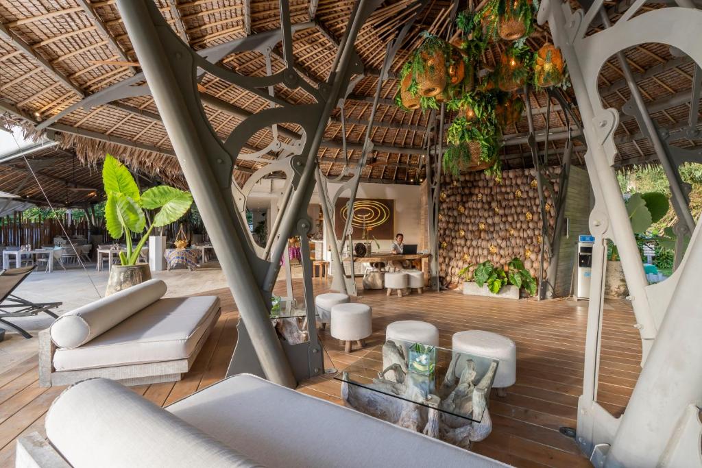 10 Nights in Thailand's Triple Center Holiday deal with Breakfast Basis, Starting From £1,399 pp