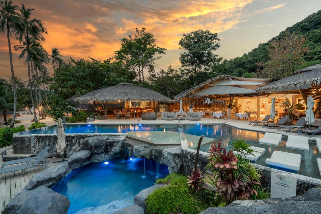 10 Nights in Thailand's Triple Center Holiday deal with Breakfast Basis, Starting From £1,399 pp
