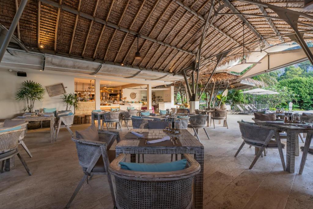 10 Nights in Thailand's Triple Center Holiday deal with Breakfast Basis, Starting From £1,399 pp