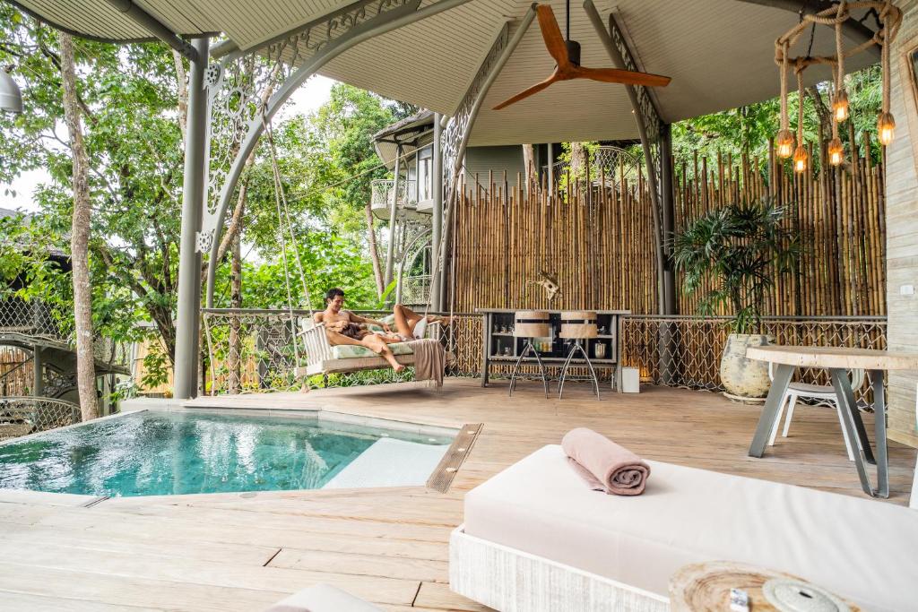 10 Nights in Thailand's Triple Center Holiday deal with Breakfast Basis, Starting From £1,399 pp