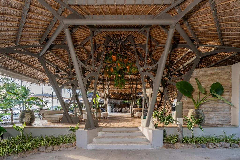 10 Nights in Thailand's Triple Center Holiday deal with Breakfast Basis, Starting From £1,399 pp