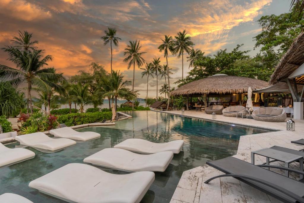 10 Nights in Thailand's Triple Center Holiday deal with Breakfast Basis, Starting From £1,399 pp