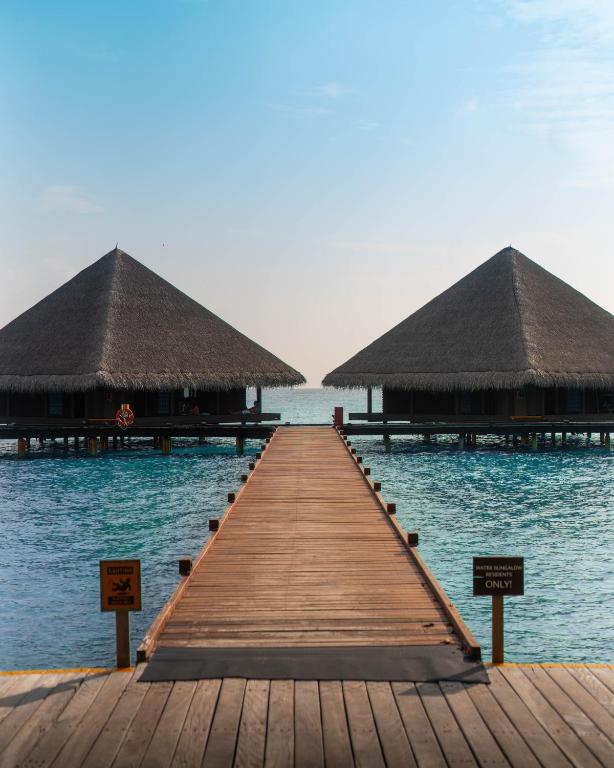 10 Nights Holiday Deal for Adaaran Club Rannalhi & Holiday Inn Singapore Atrium with Classic Ocean View Room, Starting from £ 2,099 PP