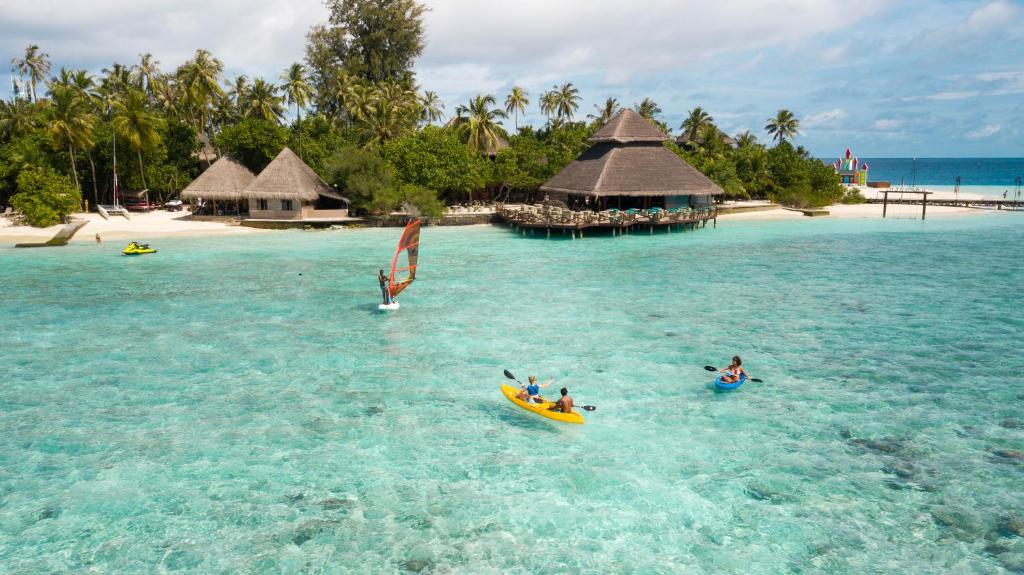 10 Nights Holiday Deal for Adaaran Club Rannalhi & Holiday Inn Singapore Atrium with Classic Ocean View Room, Starting from £ 2,099 PP