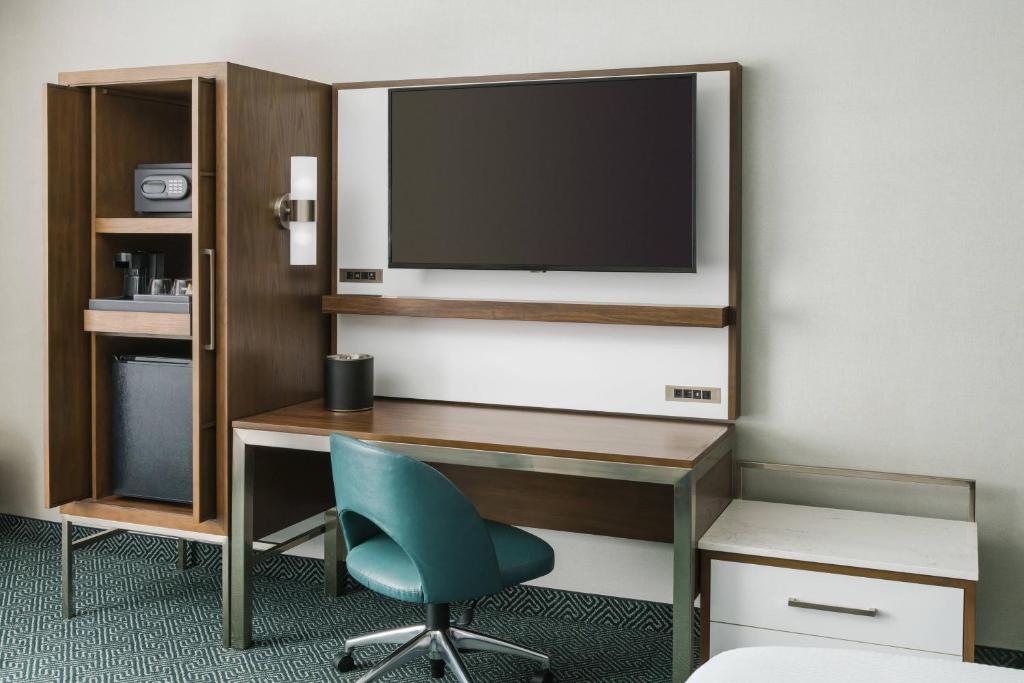 10 nights Holiday Deal in Orlando & Nassau Bahamas on Room Only Basis, Starting from £ 4699 Per Family