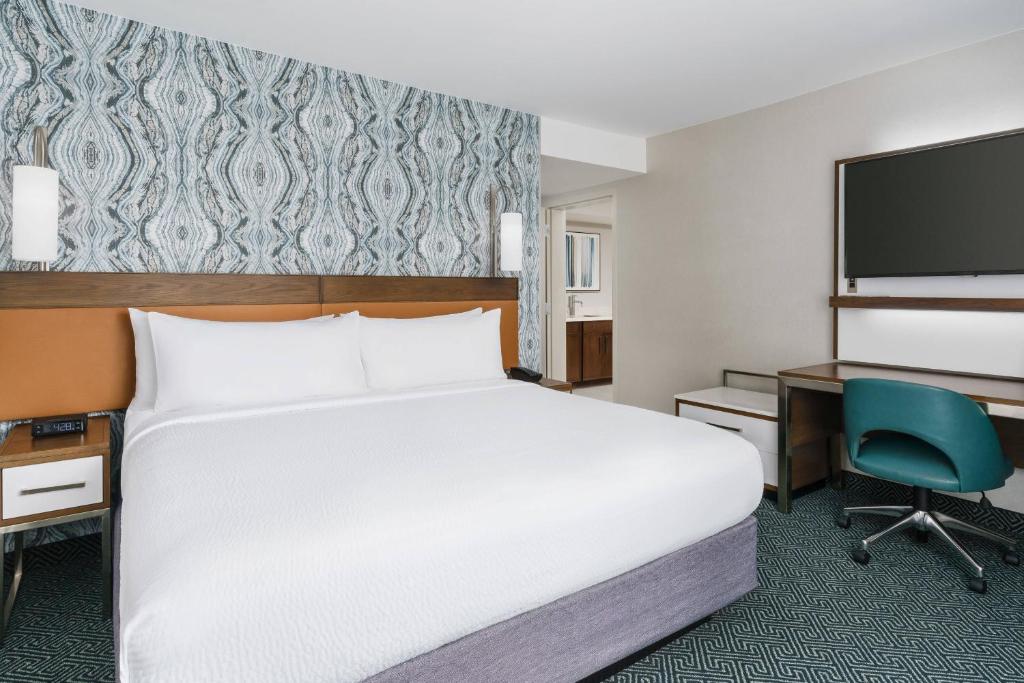 10 nights Holiday Deal in Orlando & Nassau Bahamas on Room Only Basis, Starting from £ 4699 Per Family