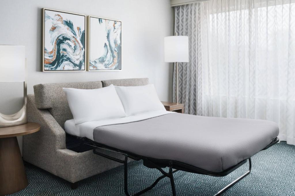 10 nights Holiday Deal in Orlando & Nassau Bahamas on Room Only Basis, Starting from £ 4699 Per Family