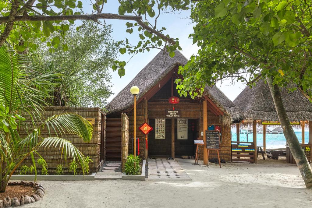 10 Nights Holiday Deal for Adaaran Club Rannalhi & Holiday Inn Singapore Atrium with Classic Ocean View Room, Starting from £ 2,099 PP