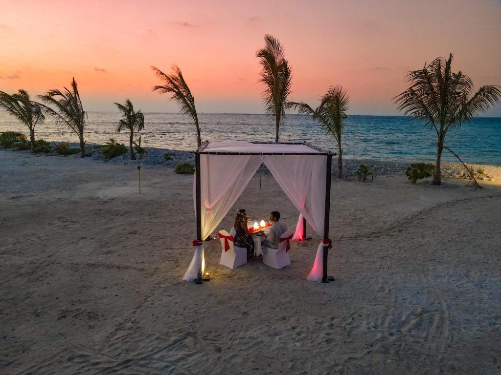 Get Dubai + Maldives Luxury Dream Deal from £2,199pp