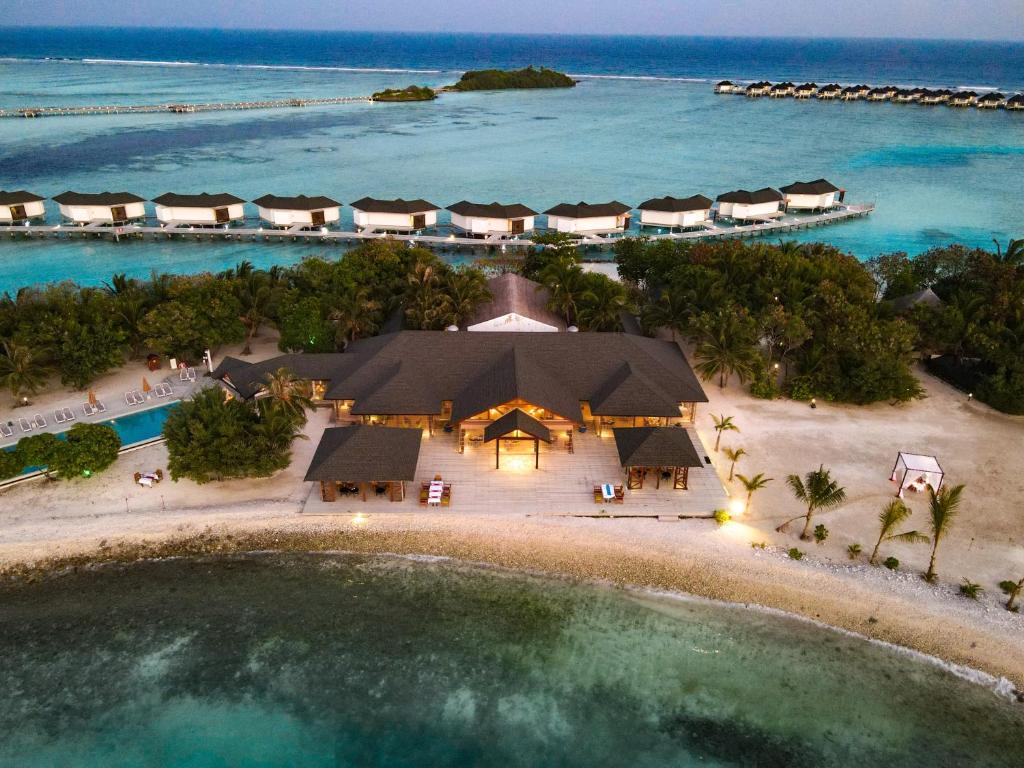 Get Dubai + Maldives Luxury Dream Deal from £2,199pp