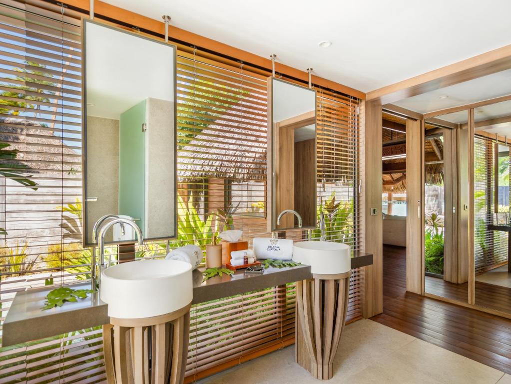 07 Nights Holiday Deal for Le Bora Bora by Pearl Resorts with Overwater Bungalow Lagoon View, Starting from £ 4,599 PP